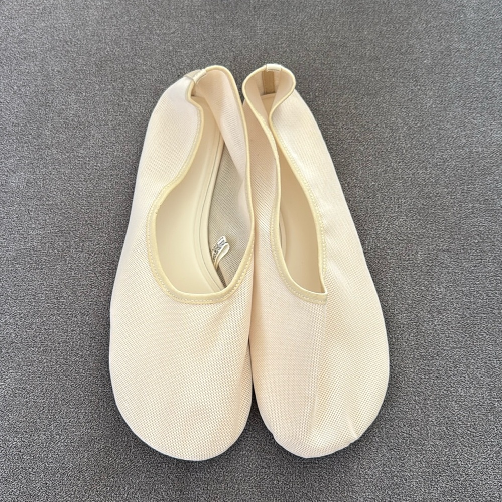 NWOT Zara mesh flats